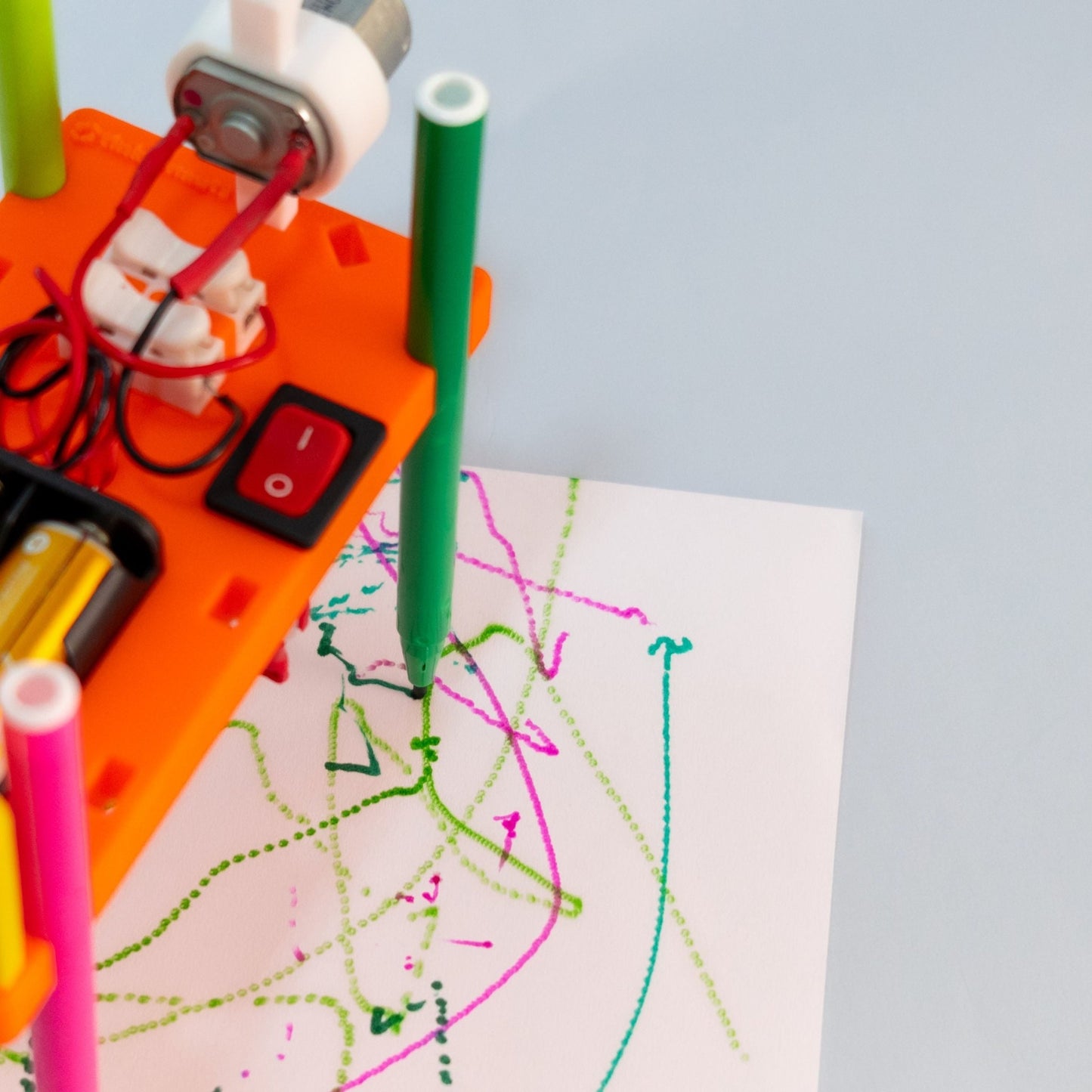 Art Bot (Ages 6+) (6 years or older) – STEM Kit for Kids | Tinkernauts