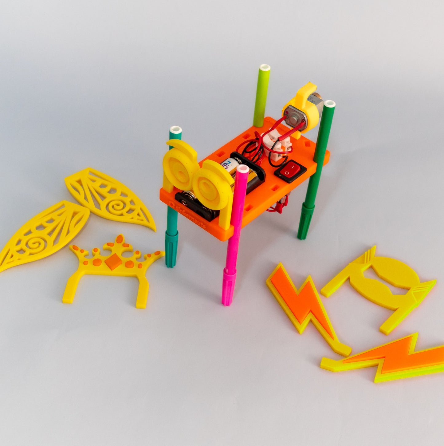 Art Bot (Ages 6+) (6 years or older) – STEM Kit for Kids | Tinkernauts