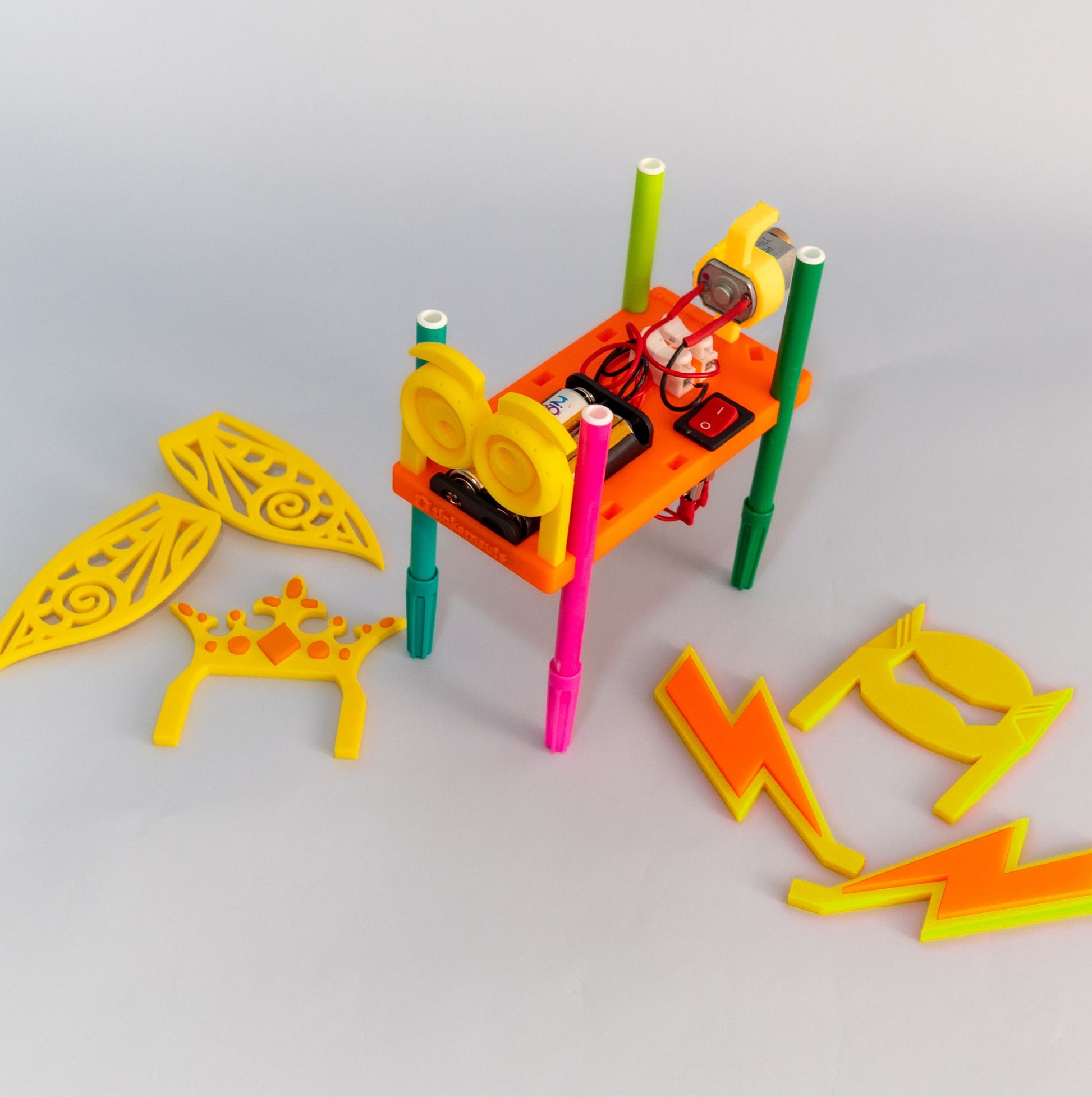 Art Bot (Ages 6+) (6 years or older) – STEM Kit for Kids | Tinkernauts