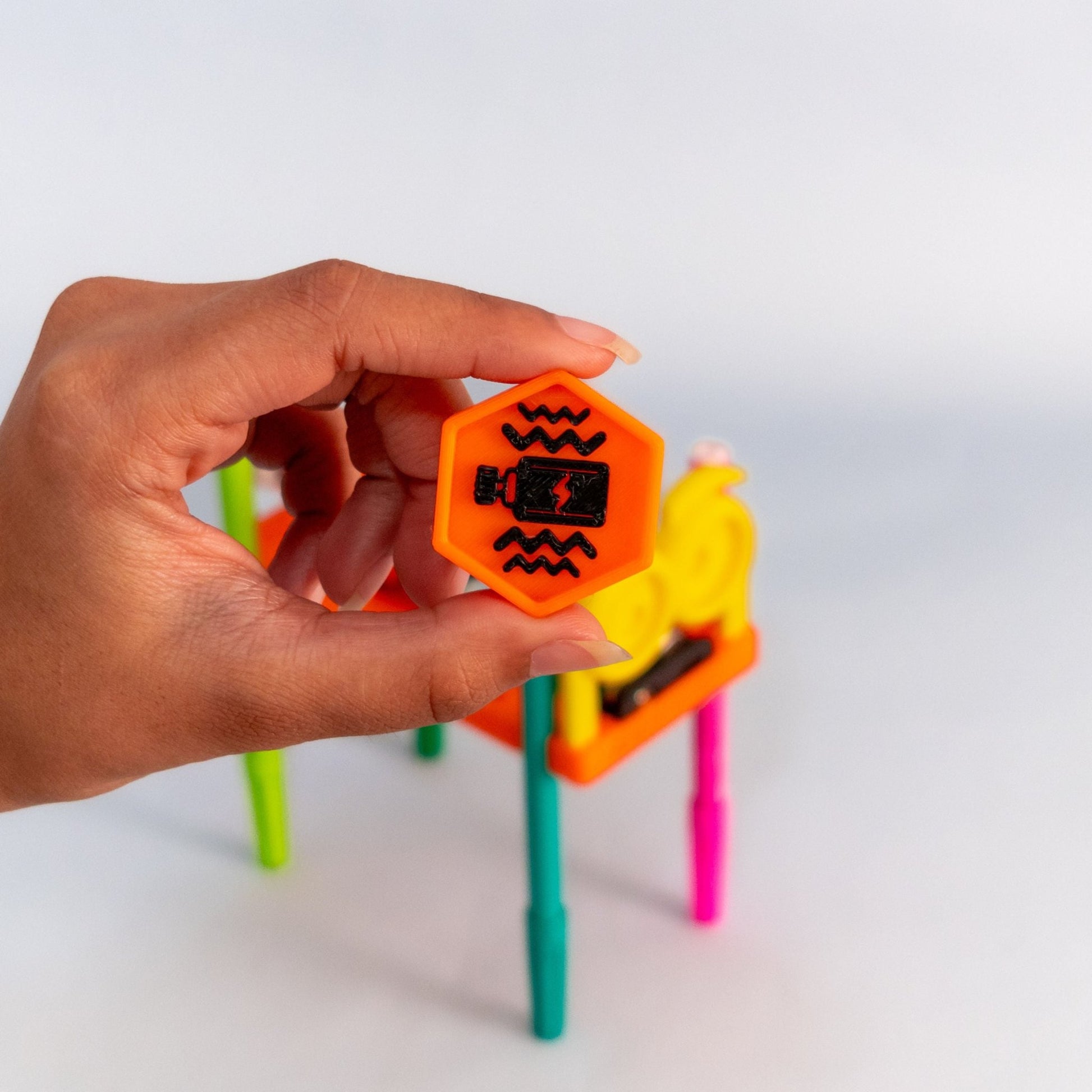 Art Bot (Ages 6+) (6 years or older) – STEM Kit for Kids | Tinkernauts