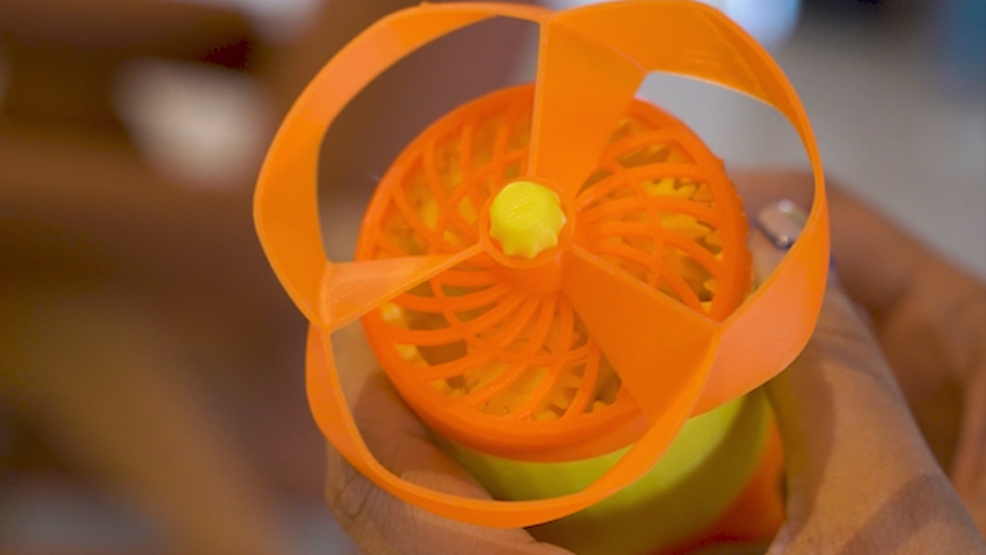 Demo video of a child assembling and testing a STEM DIY educational kit – Tinkernauts