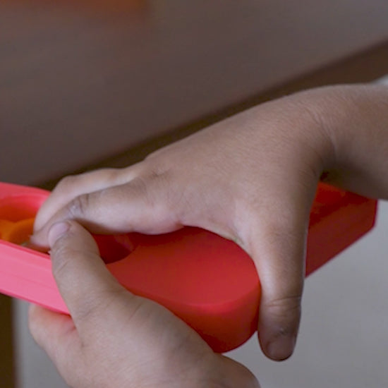 Demo video of a child assembling and testing a STEM DIY educational kit – Tinkernauts