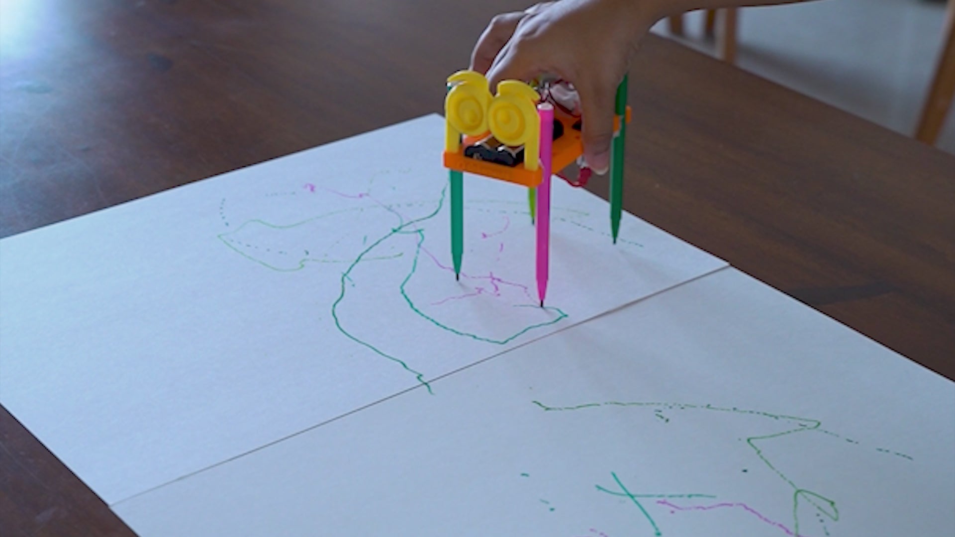 Demo video of a child assembling and testing a STEM DIY educational kit – Tinkernauts