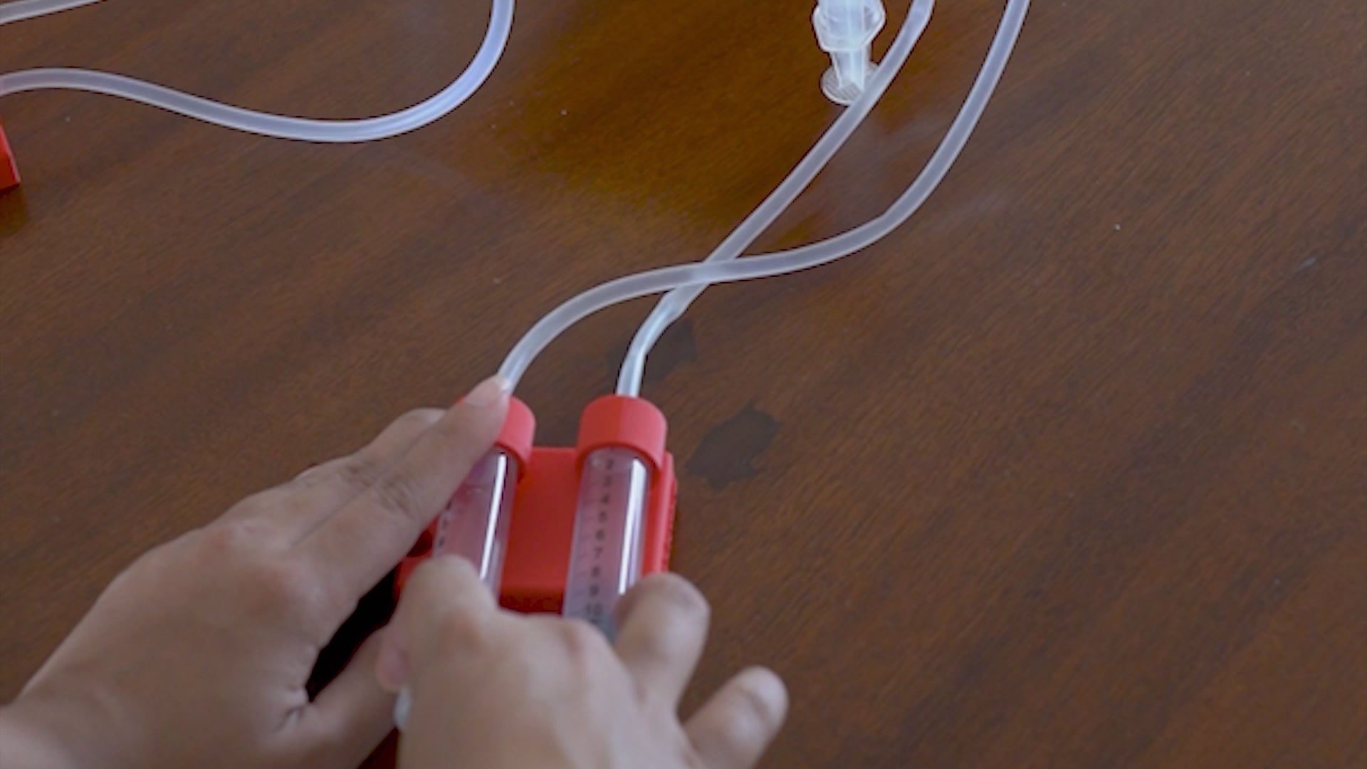 Demo video of a child assembling and testing a STEM DIY educational kit – Tinkernauts