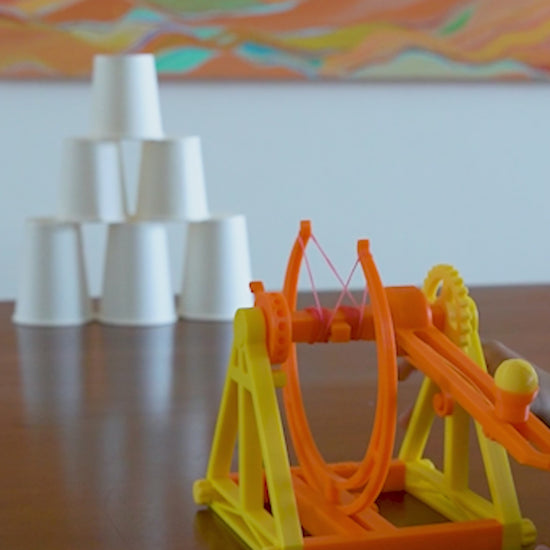 Demo video of a child assembling and testing a STEM DIY educational kit – Tinkernauts